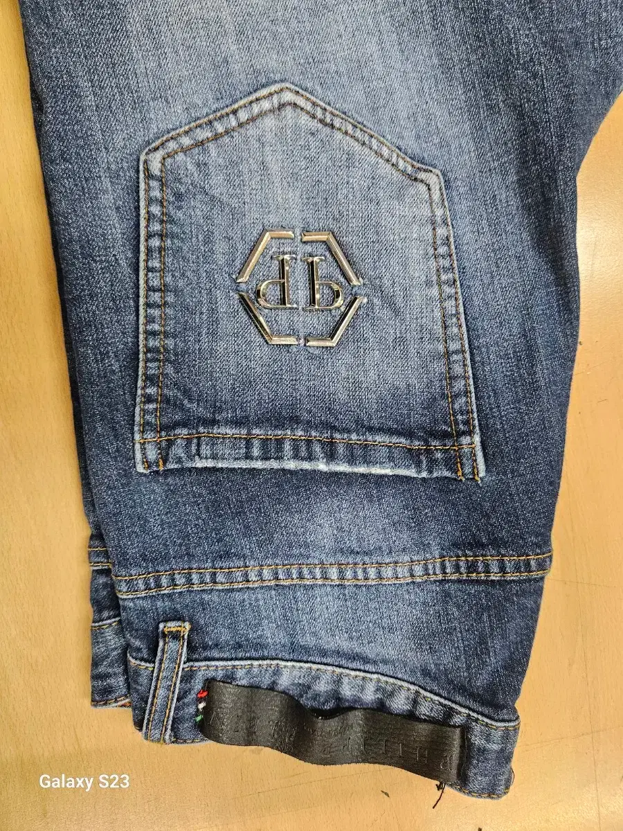 Luxury Jeans 32