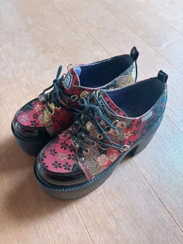 YOSUKE 일본풍 꽃무늬 통굽 부츠