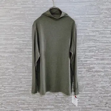 기엣소 긴팔 티셔츠 M 사이즈 카키 무지 심플 상의 하이넥