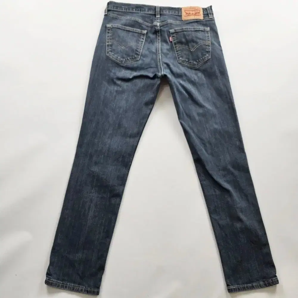 Levi's jeans, stretch denim, size 33, R2910