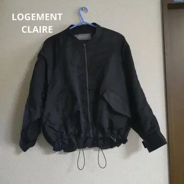 LOGEMENT DE CLAIRE 나일론 드로스트 집업 블루종