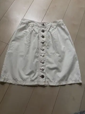 kate spade 화이트 버튼 미니 스커트
