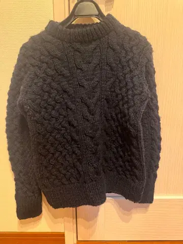 데니셰 울 100% 케이블 니트 블랙