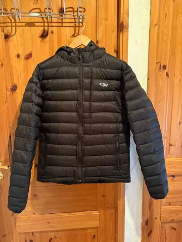 아웃도어 리서치 다운 자켓 블랙