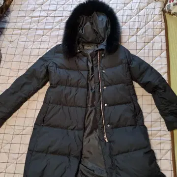 STRAWBERRY-FIELDS 블랙 다운 자켓