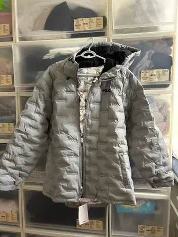 FILA 후드 부착 그레이 다운 자켓