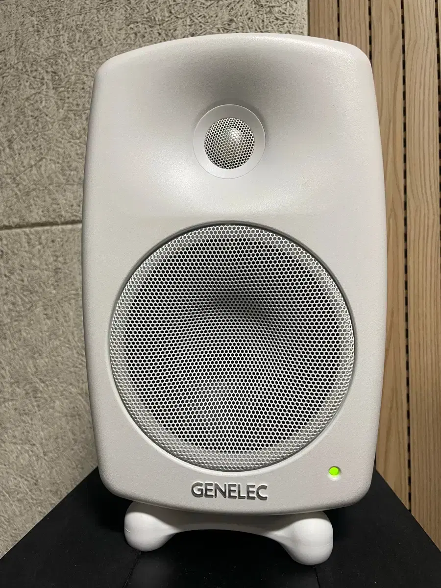 Genelec 8030C, Genelec 8030CW