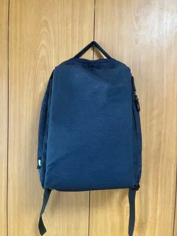 네이비 나일론 백팩
