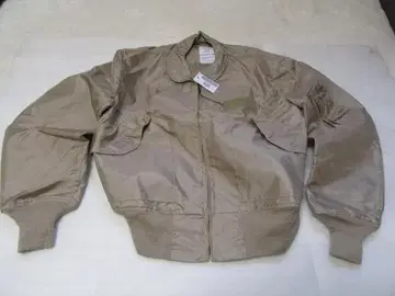 실물 CWU-36 VALLEY사 2010년 색상 TAN L 사이즈