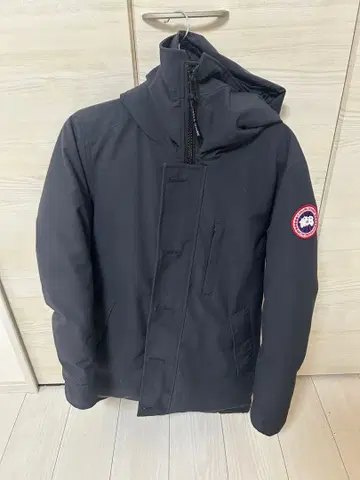 Canada Goose Arctic Program 다운 자켓 블랙
