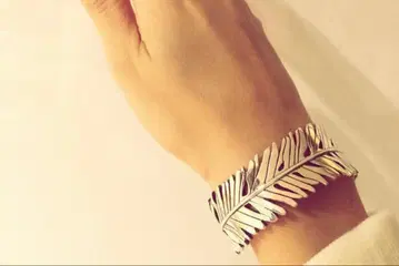 새상품급 필립스 오디베일 실버 잎사귀 문양 팔찌