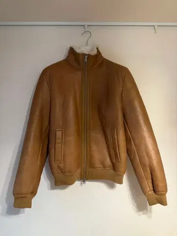 COS 무스탕 블루종