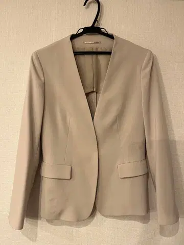 [ 새상품급 ] 수트 컴퍼니 노칼라 베이지 자켓 사이즈 38