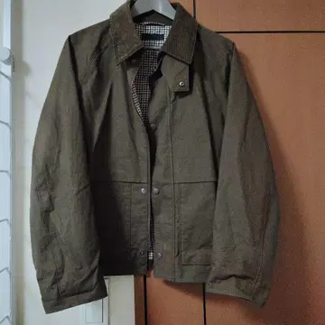 유니클로 남성용 올리브색 캐주얼 자켓 블루종 M 사이즈