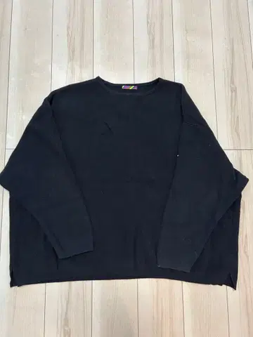 isness 이즈네스 티셔츠 맨투맨