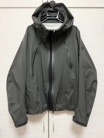 데상트 올마운틴 L 마운틴 파카 에디피스