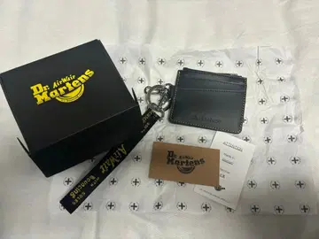 닥터마틴 카드 홀더 블랙 미사용품