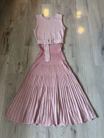 Rady 슬리브리스 롱 니트 원피스 핑크 벨트 포함