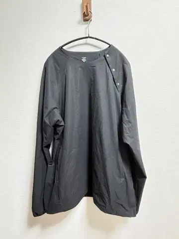 새상품급 DESCENTE hLam 데상트 블랙 긴팔 티셔츠 버튼 포함