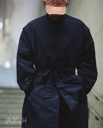 SEPARATE BATH&TOILET+A.H LONG COAT NAVY