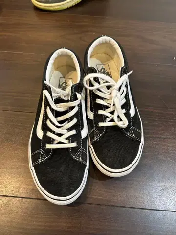 Vans 블랙/화이트 스니커즈