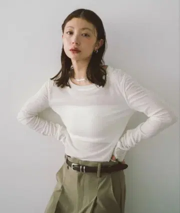 HANNE 시어 롱 슬리브 TEE 화이트