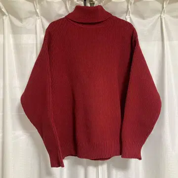 여성용 빨간색 니트