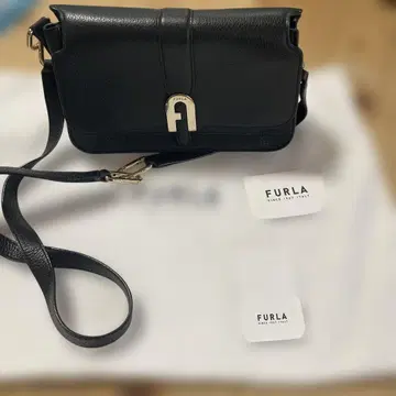 FURLA 블랙 숄더백