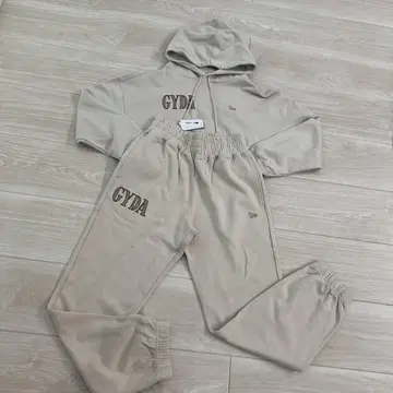 GYDA x NEWERA 베이지 후드 부착 셋업