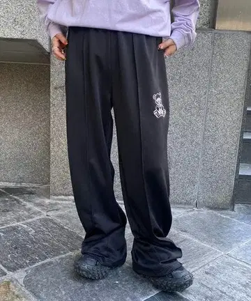 새상품 Candystripper 캔디스트리퍼 자수 저지 팬츠 블랙