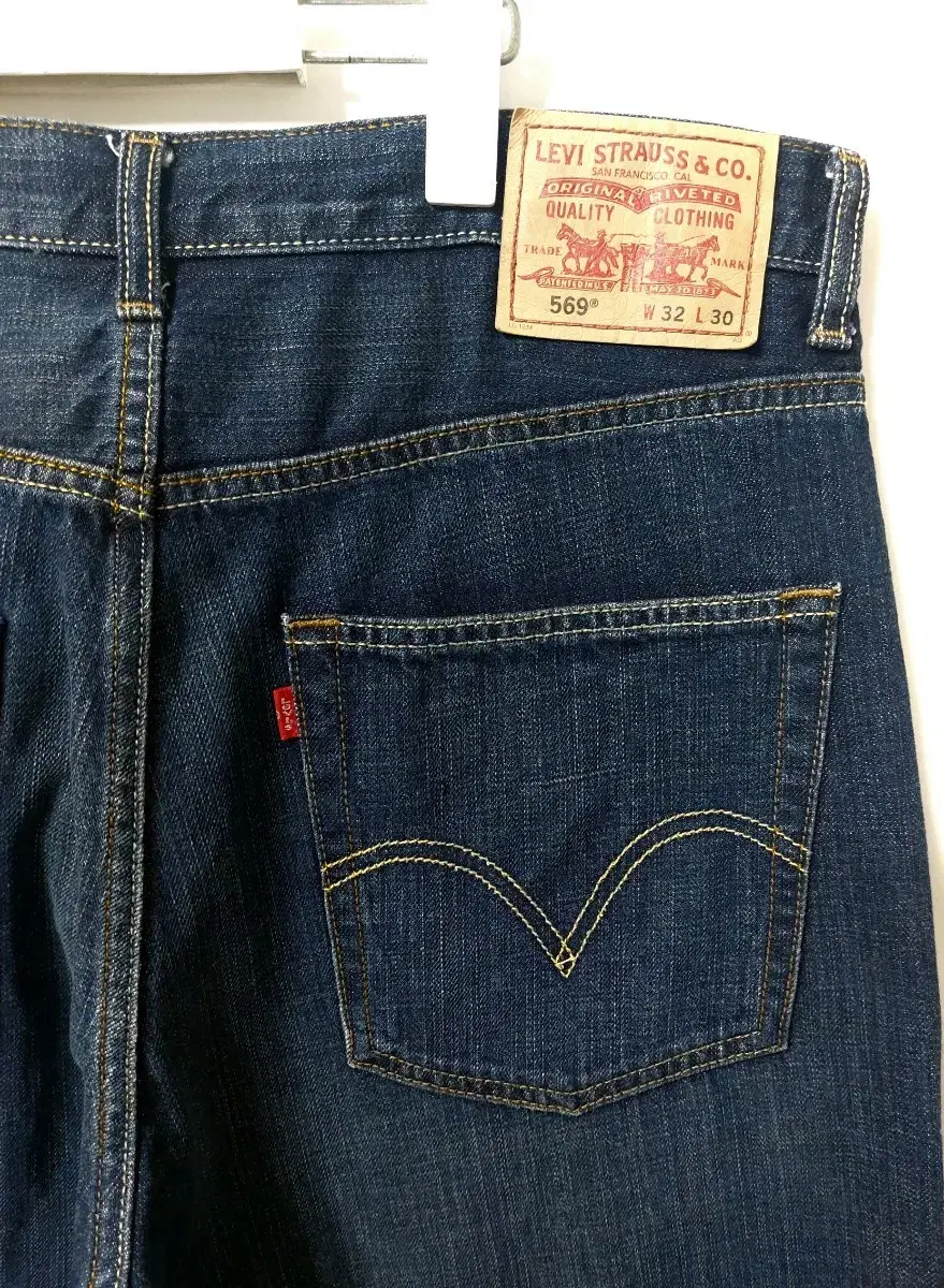 Levi's 569 Denim Jeans 32