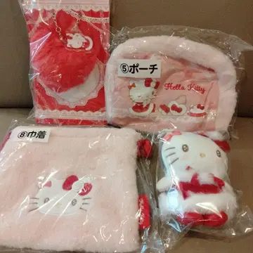 산리오 뽑기 헬로키티 복조리 백참 파우치 마스코트