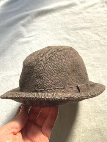 브룩스브라더스 이탈리아제 헤링본 햇 브라운 M 새상품급