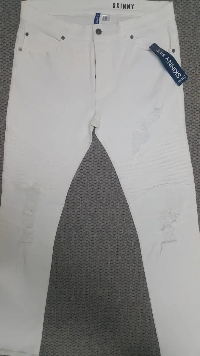Balmain style (fully stretchy) white jeans, size 34 inches (No. 791), brand new!