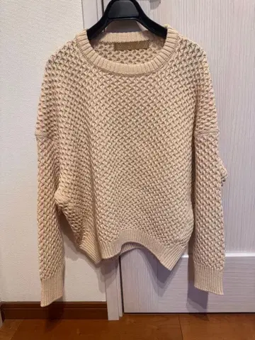 일리안 로브 케이블 니트 코튼 100% 베이지 거의 미사용