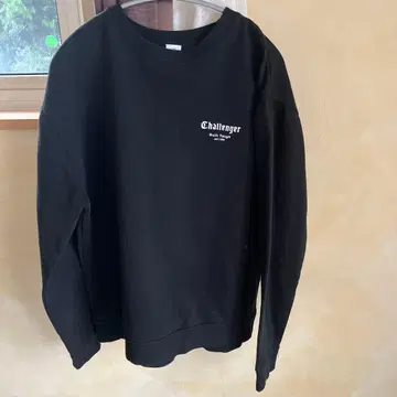 Challenger 블랙 맨투맨 M