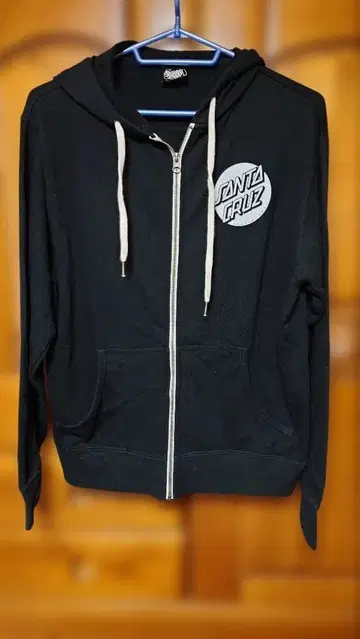 SANTA CRUZ 블랙 후드티