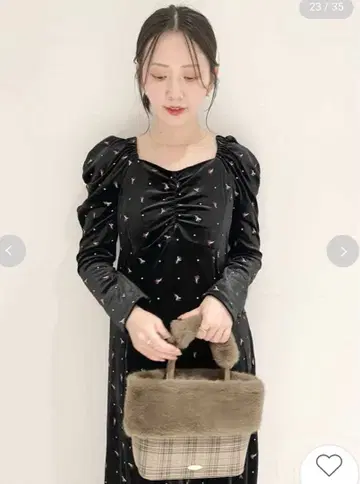 LILYBROWN 릴리 브라운 자수 벨로아 원피스