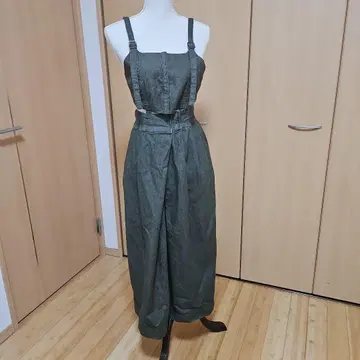 pinue 뷔스티에&스커트 셋업 올리브