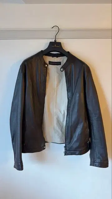 이탈리아제 알레산드로 델라쿠아 양가죽 싱글 라이더 48 L