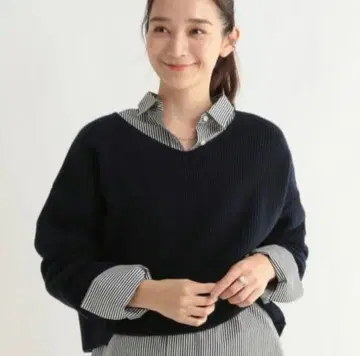 2회 착용 BABYLONE 아제 V넥 풀오버 니트 스웨터