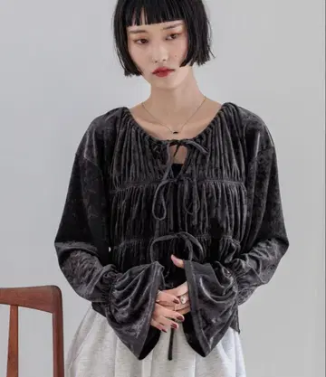 로리즈팜 벨로아 셔링 블라우스