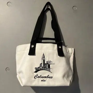 [반값] 겨울에 딱! 화이트 토트백