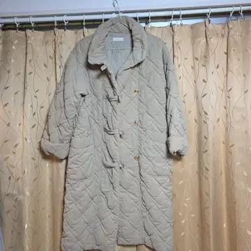 베이지 퀼팅 롱 코트 최종 가격 인하했습니다