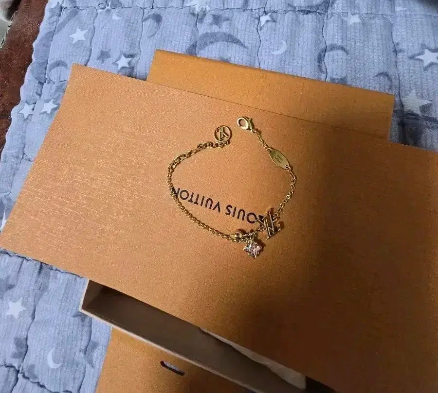 Louis Vuitton LV Lulu Gram, selling with tears...