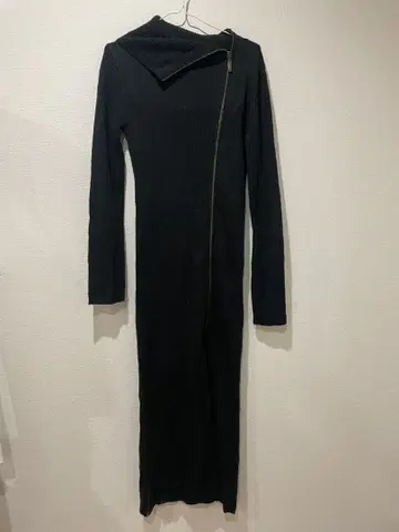 블랙 리브 긴팔 니트 원피스