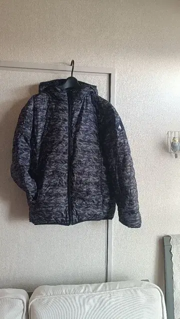 MONFUEGO 리버서블 카모플라쥬 Black x 그레이 다운 자켓