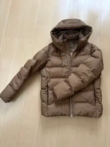 UNIQLO 브라운 M 사이즈 다운 자켓