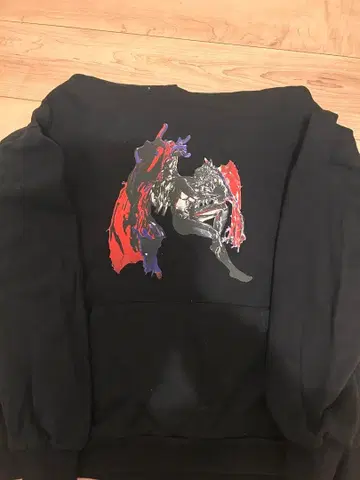 CVLTE 그래픽 프린트 맨투맨 L 사이즈