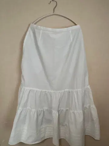 IENA 화이트 플레어 롱 스커트